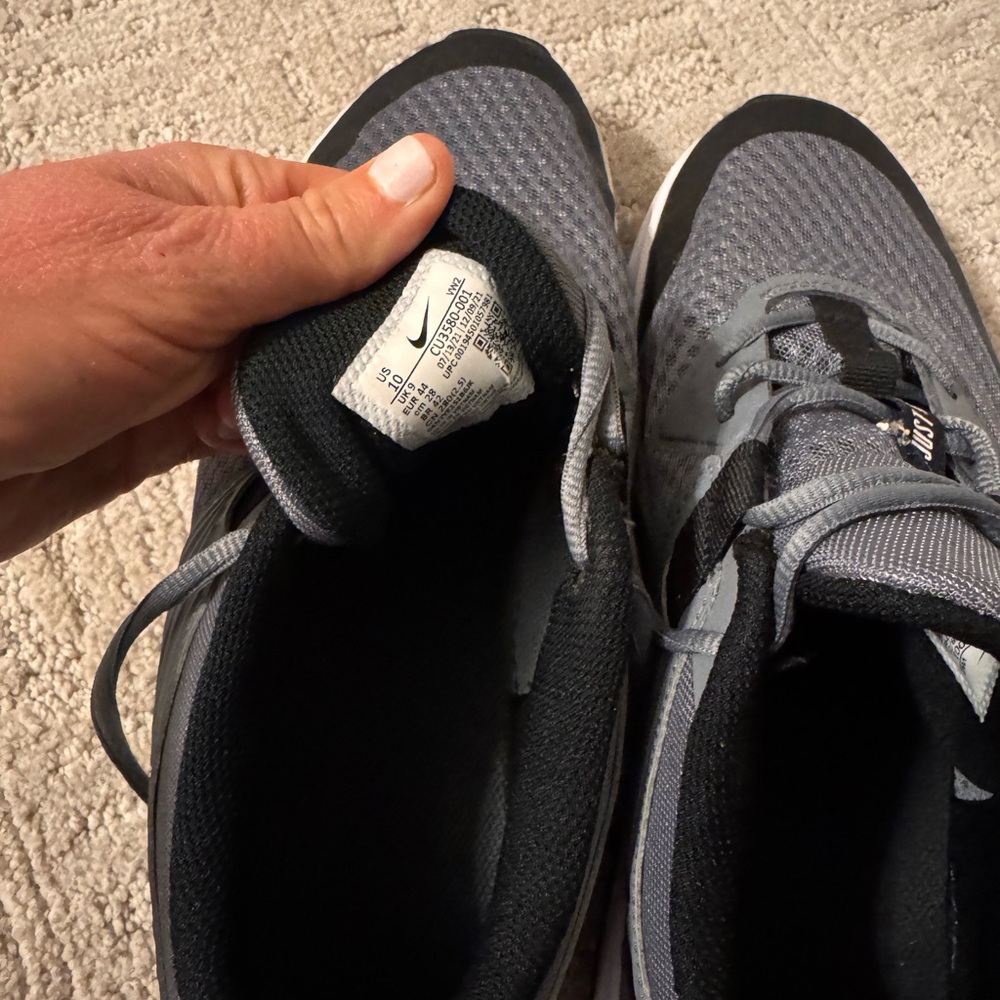 Nike Men’s Gray and Black Athletic Sneakers - Picture 2 of 3